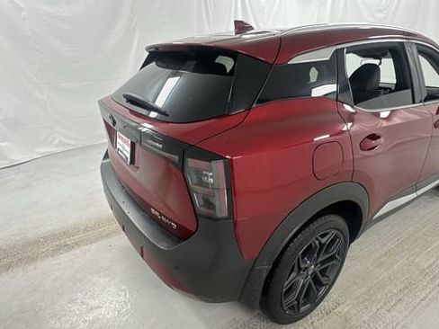 Certified 2025 Nissan Kicks SR image 3