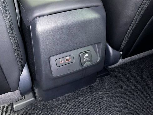 Used 2024 Nissan Frontier SL w/ Technology Package RWD image 31