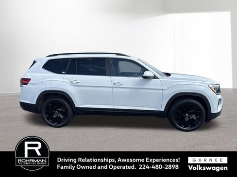 Used 2024 Volkswagen Atlas SE w/ Black Wheel Package AWD/4WD image 10
