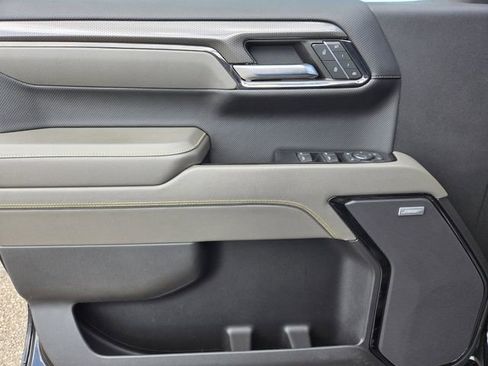 Used 2023 Chevrolet Silverado 1500 ZR2 w/ Technology Package image 18