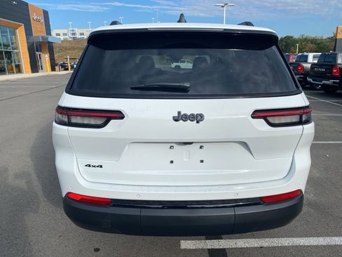 New 2025 Jeep Grand Cherokee L Altitude image 4