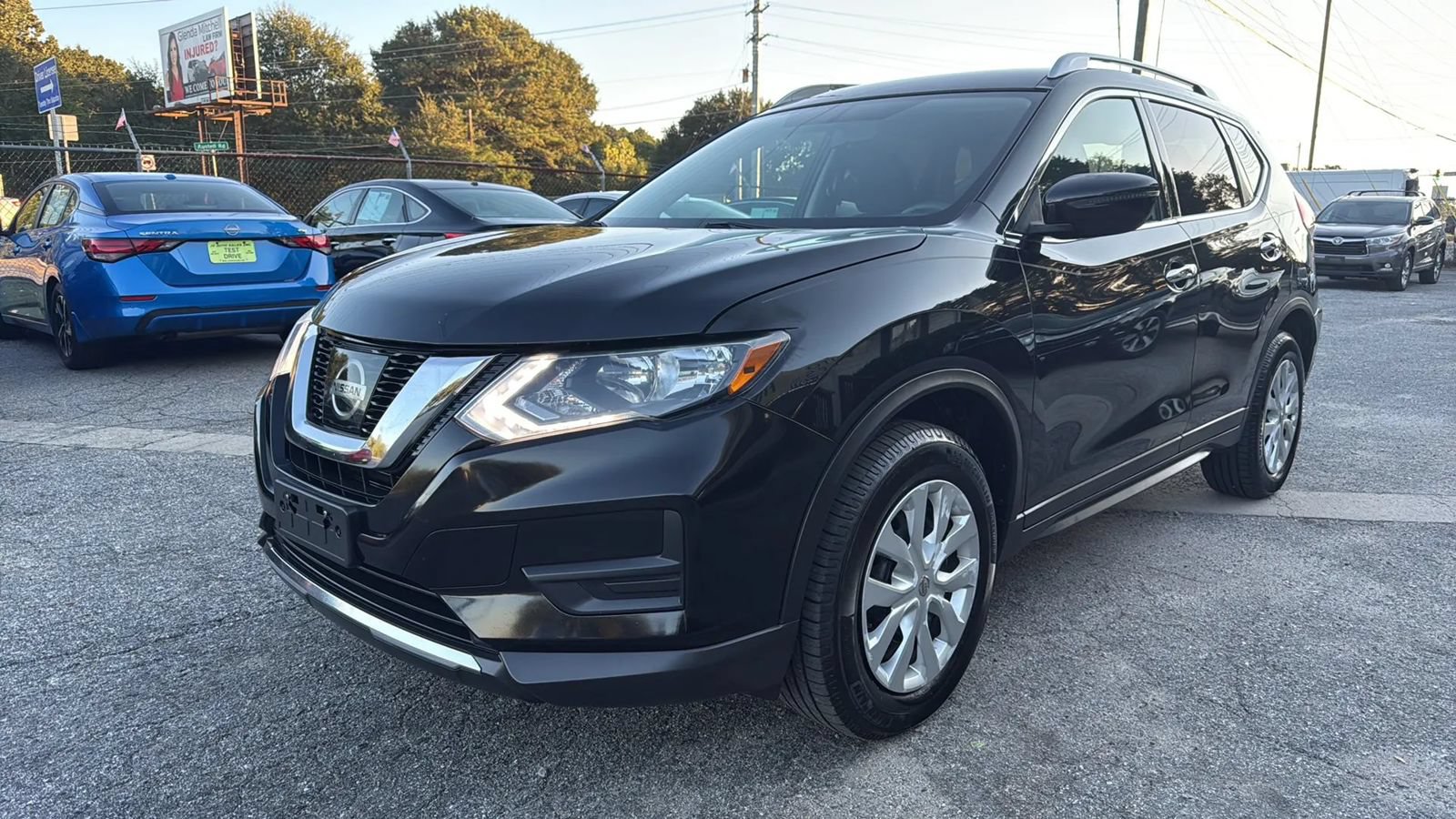 Used 2017 Nissan Rogue S w/ Appearance Package AWD/4WD image 2