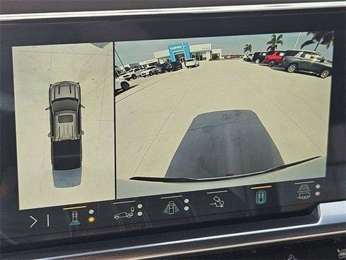 Certified 2023 Chevrolet Silverado 1500 High Country w/ Z71 Off-Road Package image 21