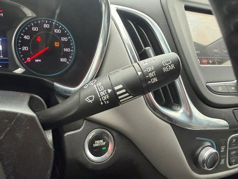 Used 2019 Chevrolet Equinox LT w/ Driver Convenience Package FWD image 22