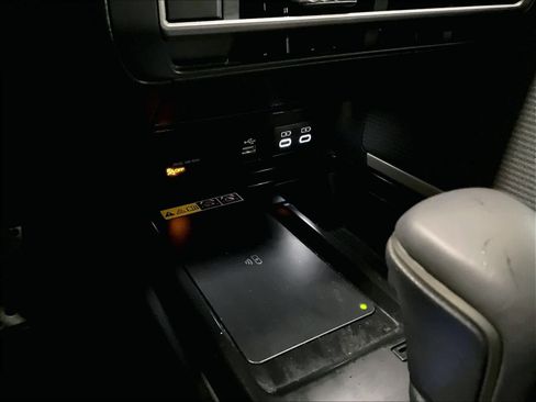 Used 2026 Toyota Camry SE image 27