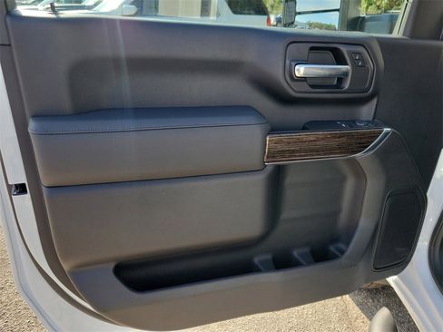 New 2025 GMC Sierra 2500 SLE w/ SLE Convenience Package image 18