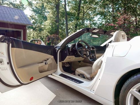 Used 2005 Chevrolet Corvette Convertible w/ Preferred Equipment Group RWD image 28