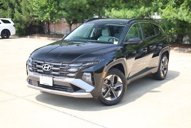 Certified 2026 Hyundai Tucson SEL Plus AWD/4WD image 2