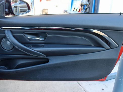 Used 2018 BMW M4 Convertible image 46