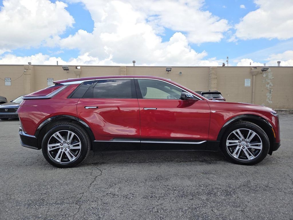 Used 2024 Cadillac Lyriq Tech w/ Driver Assist Package AWD/4WD image 14