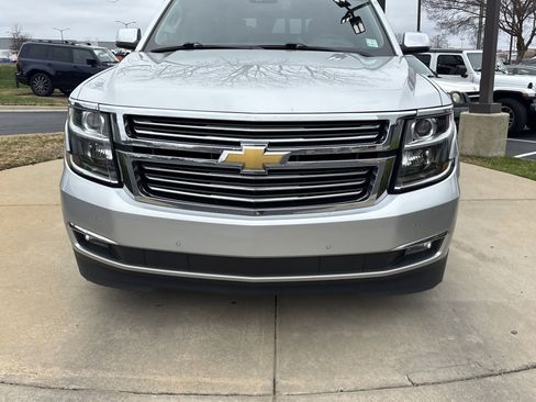 Used 2015 Chevrolet Suburban LTZ image 3