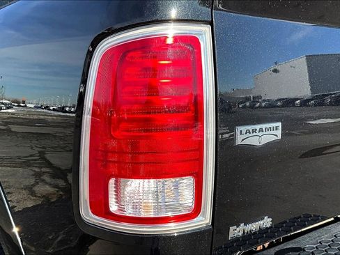 Used 2016 RAM 1500 Laramie w/ Convenience Group AWD/4WD image 24