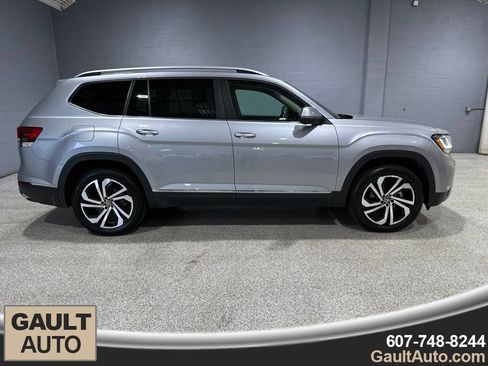 Used 2022 Volkswagen Atlas SEL AWD/4WD image 2