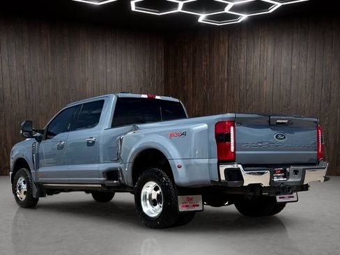 Used 2023 Ford F350 Lariat w/ Lariat Ultimate Package AWD/4WD image 3