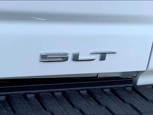 New 2025 GMC Sierra 2500 SLT w/ SLT Premium Package image 15