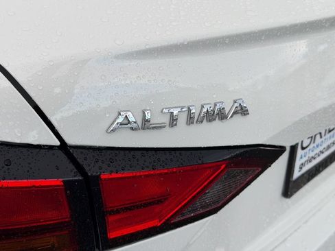 Certified 2022 Nissan Altima 2.5 SV FWD image 14