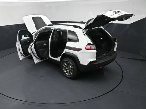 Used 2022 Jeep Cherokee Trailhawk AWD/4WD image 28