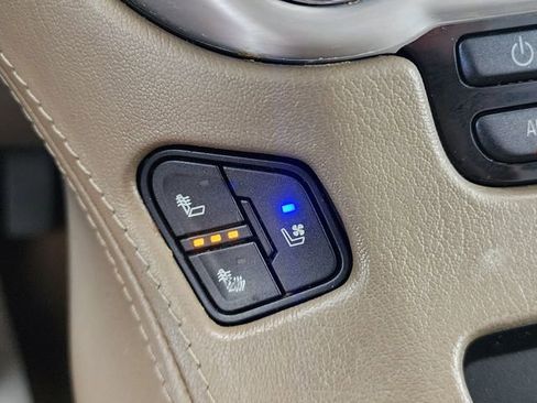 Used 2020 GMC Yukon SLT w/ Open Road Package AWD/4WD image 39