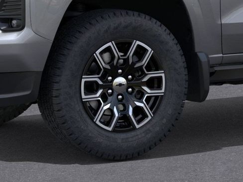 Used 2026 Chevrolet Colorado Z71 w/ Technology Package AWD/4WD image 9