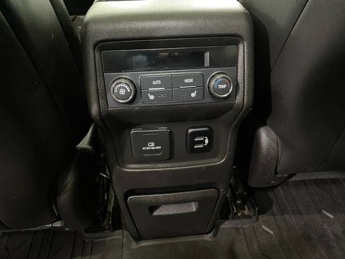 Used 2018 GMC Acadia SLT w/ LPO, Black Accent Package image 26