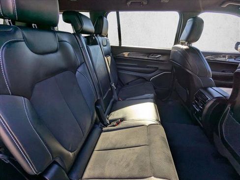 Used 2022 Jeep Grand Cherokee L Laredo image 20