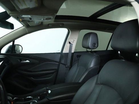 Used 2017 Buick Envision Essence image 21