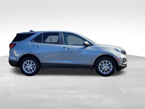 Certified 2024 Chevrolet Equinox LS w/ LS Convenience Package FWD image 6