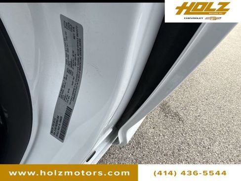 Used 2025 Chrysler Pacifica Select FWD image 32