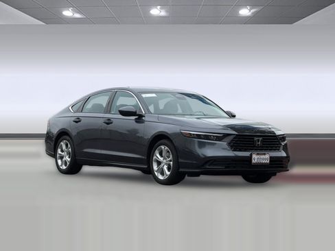 Used 2023 Honda Accord LX image 7