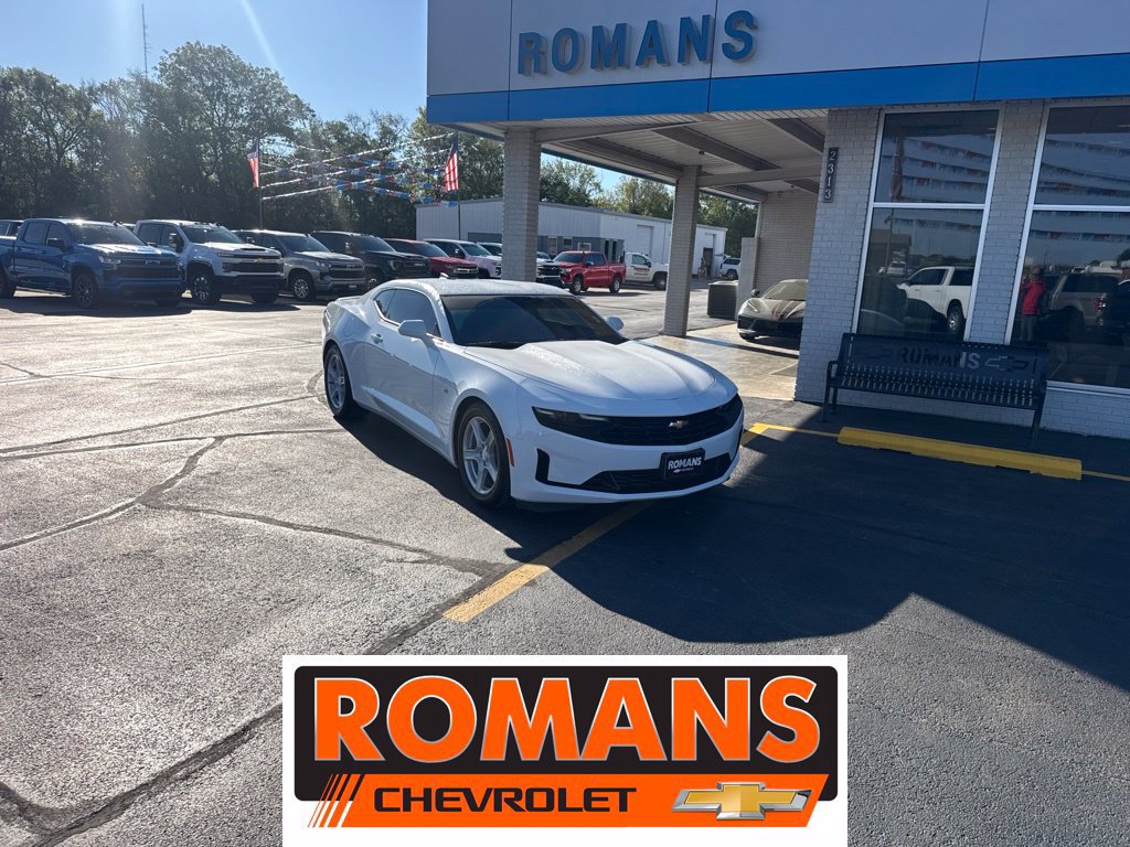 Used 2023 Chevrolet Camaro LT RWD image 1