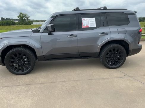 Used 2025 Lexus GX 550 w/ Cold Area Package AWD/4WD image 6