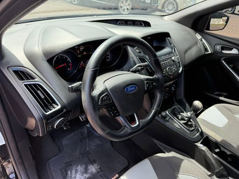 Used 2018 Ford Focus ST image 30