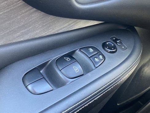 Used 2016 Nissan Murano S image 27