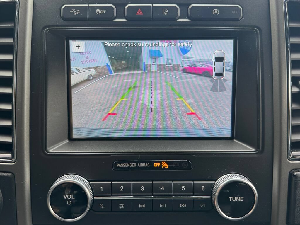 Used 2018 Ford Expedition Max XLT w/ Equipment Group 202A AWD/4WD image 35