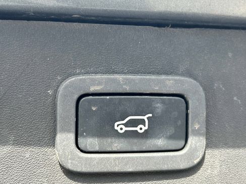 Used 2017 Land Rover Discovery Sport SE AWD/4WD image 13