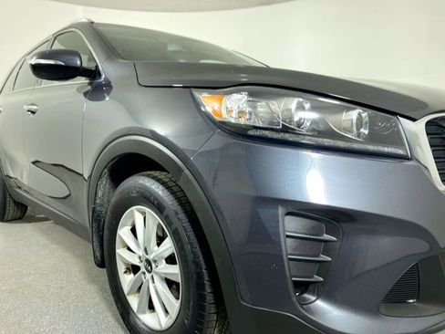 Used 2019 Kia Sorento LX w/ LX Convenience Package image 28