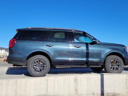 New 2026 Ford Expedition Tremor image 2