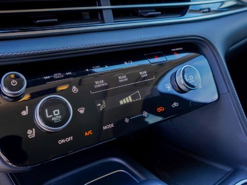 Certified 2023 INFINITI QX60 Luxe w/ Performance Audio Package image 16