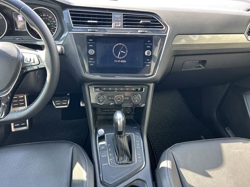 Used 2021 Volkswagen Tiguan SE R-Line image 15