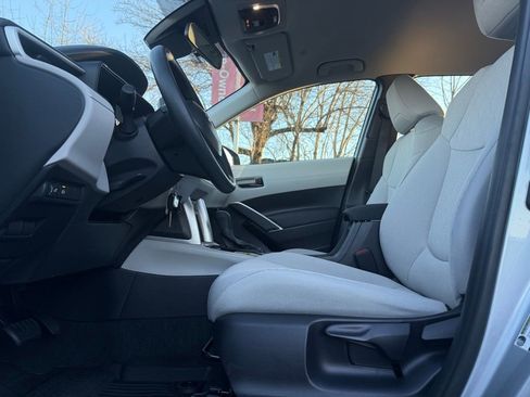 Certified 2025 Toyota Corolla Cross L image 12