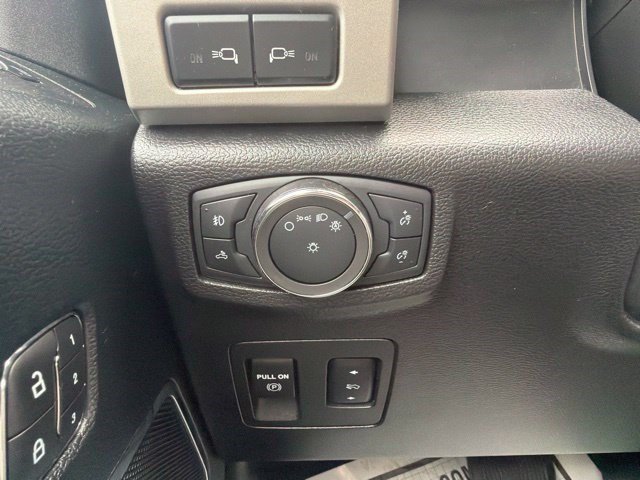 Used 2018 Ford F150 Lariat w/ Equipment Group 502A Luxury AWD/4WD image 28