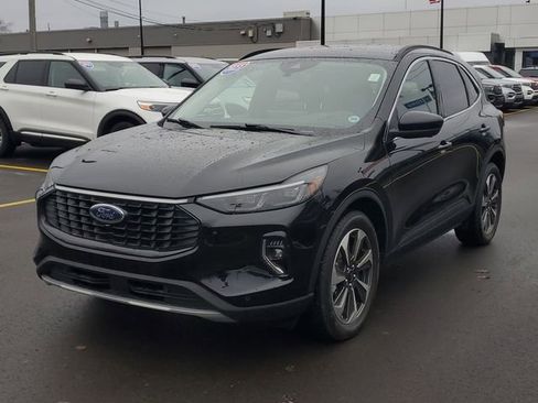 Certified 2023 Ford Escape Platinum image 2