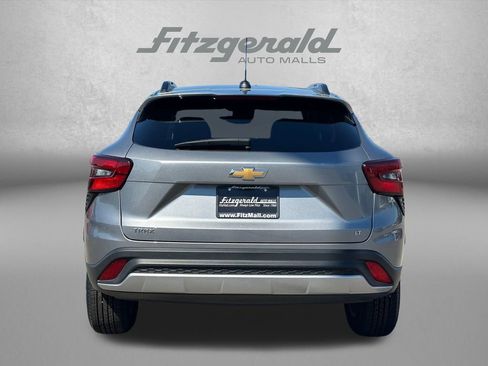 Certified 2025 Chevrolet Trax LT FWD image 6