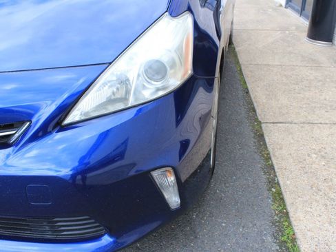 Used 2012 Toyota Prius V Three FWD image 3