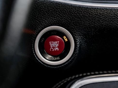 Used 2015 Dodge Challenger SRT w/ Technology Group image 18