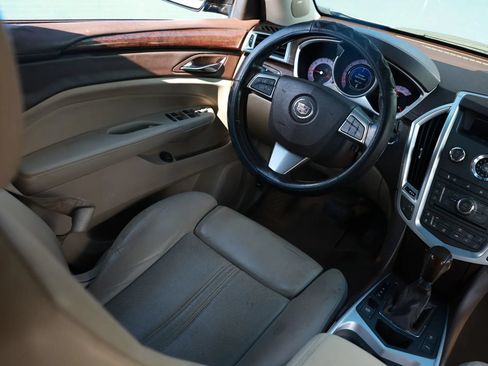 Used 2011 Cadillac SRX Luxury FWD image 13