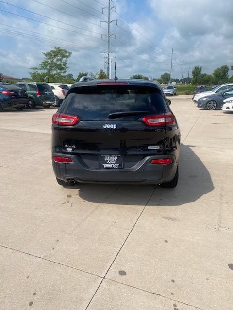 Used 2015 Jeep Cherokee Latitude AWD/4WD image 3