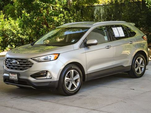 Used 2020 Ford Edge SEL w/ Convenience Package FWD image 3