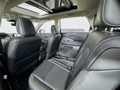 New 2026 Nissan Pathfinder SL w/ SL Premium Package AWD/4WD image 22