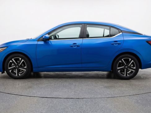 Used 2025 Nissan Sentra SV FWD image 5